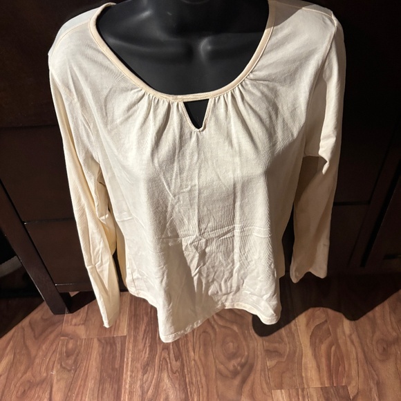 LIZ Claiborne - Picture 1 of 2